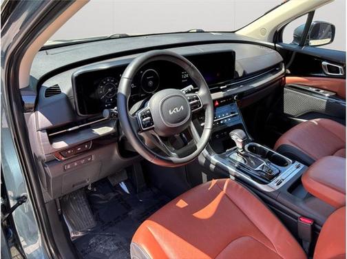 2023 Kia Carnival SX