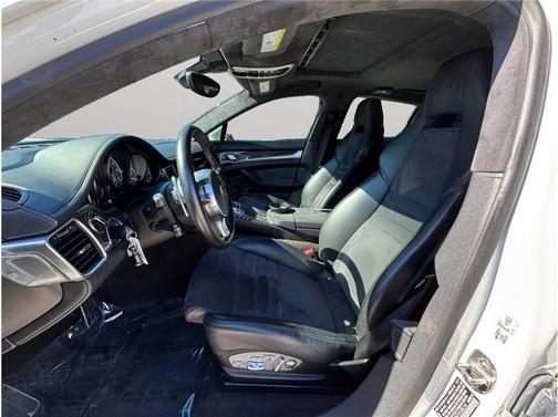 2015 Porsche Panamera GTS
