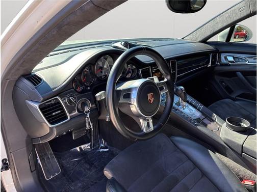 2015 Porsche Panamera GTS
