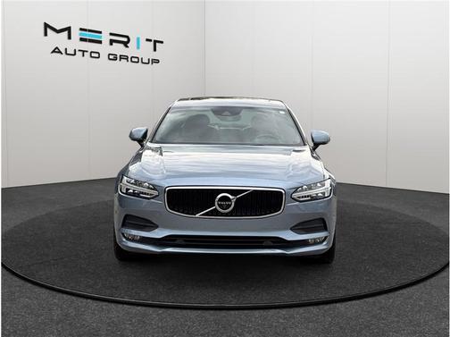 2018 Volvo S90 T5 Momentum