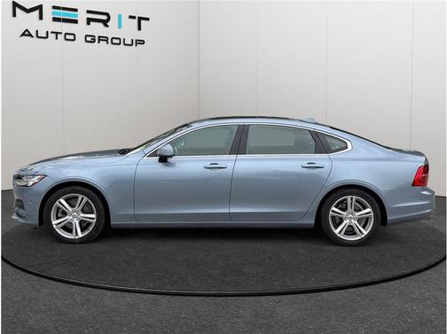 2018 Volvo S90 T5 Momentum