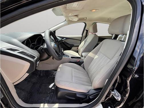 SHADOW BLACK 2016 Ford Focus SE