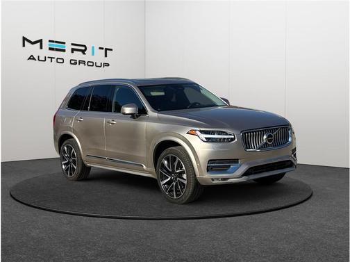 2023 Volvo XC90 B5 Plus