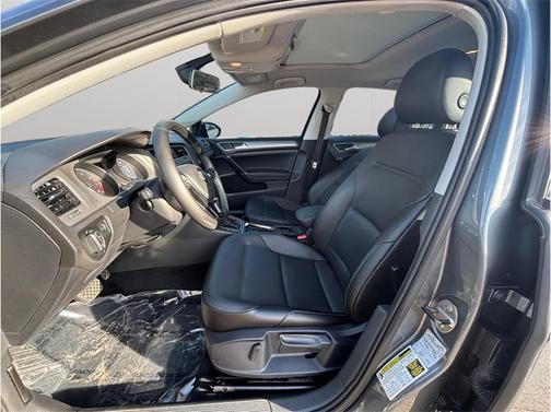 2017 Volkswagen Golf TSI Wolfsburg Edition 4-Door