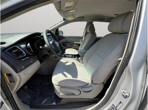 2015 Kia Sedona L
