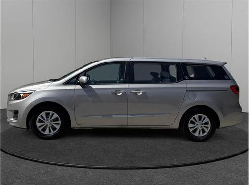 2015 Kia Sedona L