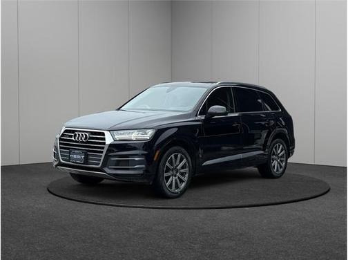 2019 Audi Q7 45 Premium Plus