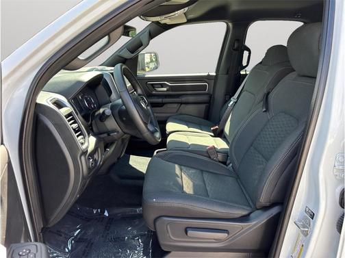 Bright White Clearcoat 2025 RAM 1500 Big Horn/Lone Star