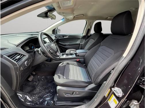 2020 Ford Edge SE