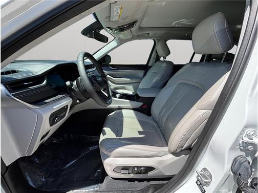 2022 Jeep Grand Cherokee 4xe Overland