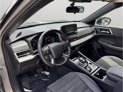 Alloy Silver Metallic 2023 Mitsubishi Outlander SP