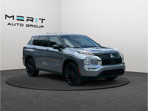 Alloy Silver Metallic 2023 Mitsubishi Outlander SP