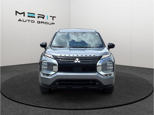 Alloy Silver Metallic 2023 Mitsubishi Outlander SP