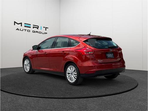 HOT PEPPER RED METALLIC 2018 Ford Focus Titanium