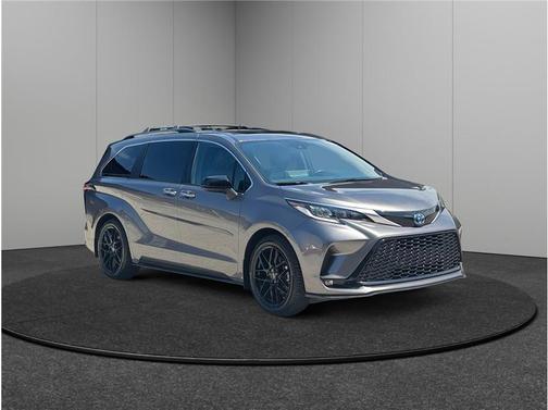 2022 Toyota Sienna XSE 7 Passenger