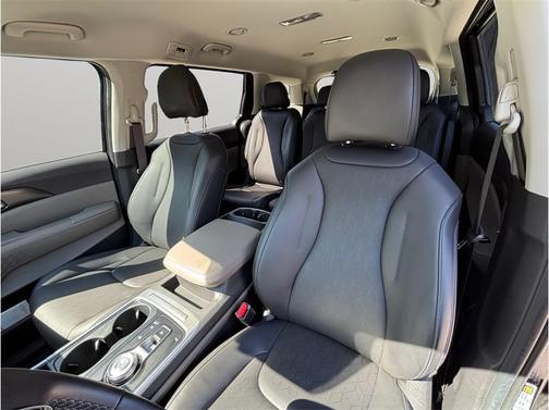 Aurora Black Pearl 2026 Kia Carnival Hybrid LXS