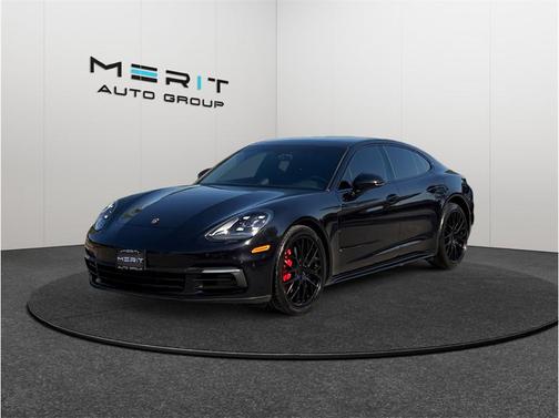 Jet Black Metallic 2018 Porsche Panamera 4S