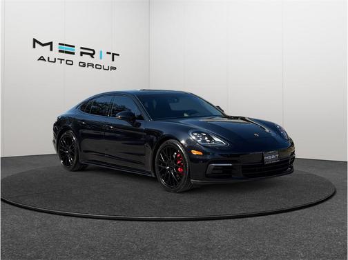 Jet Black Metallic 2018 Porsche Panamera 4S