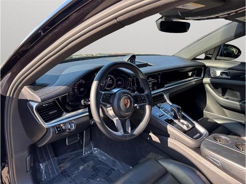 Jet Black Metallic 2018 Porsche Panamera 4S