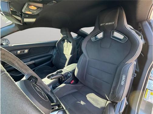 2017 Ford Shelby GT350 Base