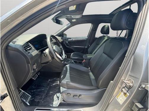 2022 Volkswagen Tiguan 2.0T SE R-Line Black 4MOTION