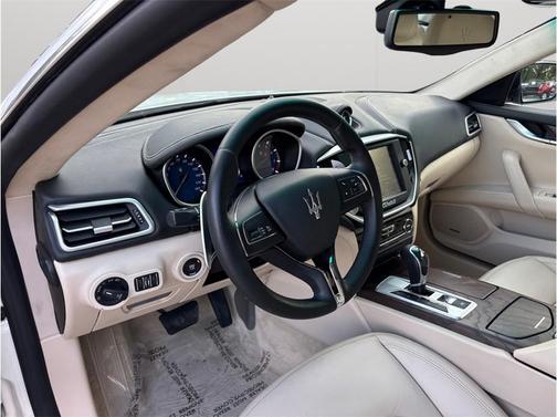 2016 Maserati Ghibli S