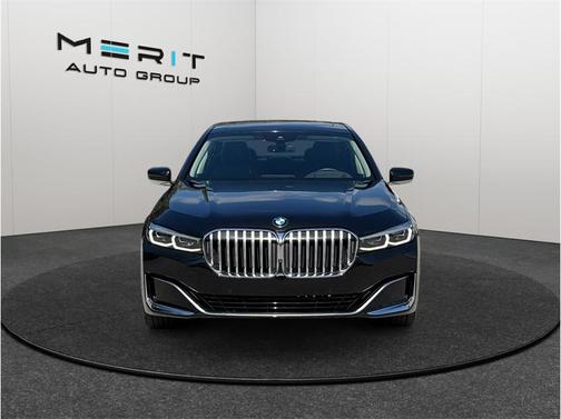 2022 BMW 740 i