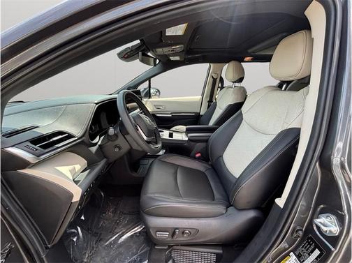 Magnetic Gray Metallic 2025 Toyota Sienna Platinum