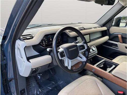 2020 Land Rover Defender 110 SE