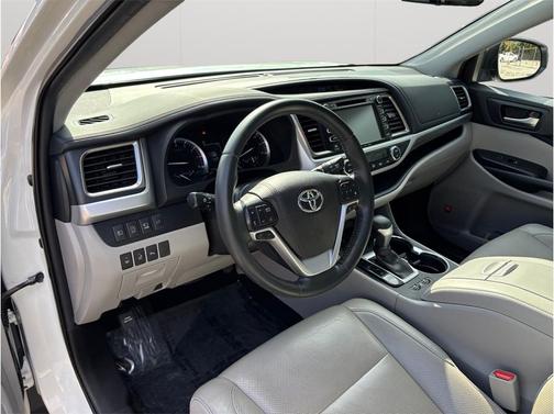2019 Toyota Highlander Limited Platinum