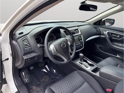 Pearl White 2016 Nissan Altima 2.5 S