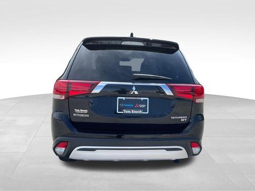 Labrador Black Metallic 2019 Mitsubishi Outlander GT