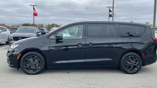 2022 Chrysler Pacifica Hybrid Limited