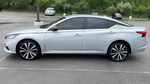 2022 Nissan Altima SR Intelligent AWD