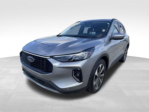 Iconic Silver Metallic 2023 Ford Escape Platinum
