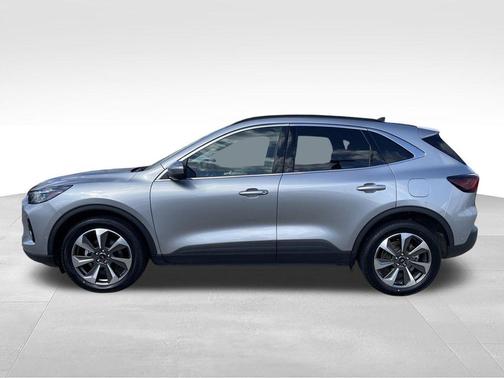 Iconic Silver Metallic 2023 Ford Escape Platinum