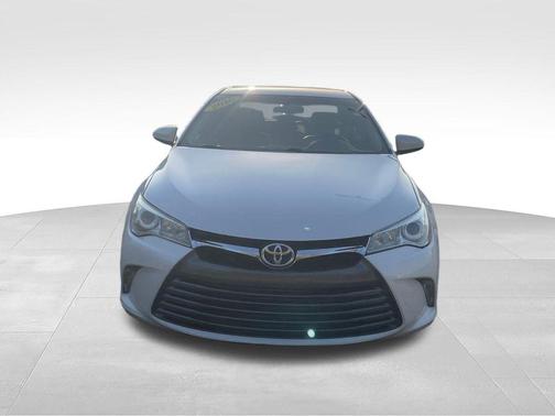 Blizzard Pearl 2016 Toyota Camry XLE