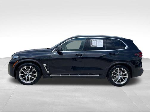 White 2025 BMW X5 PHEV xDrive50e