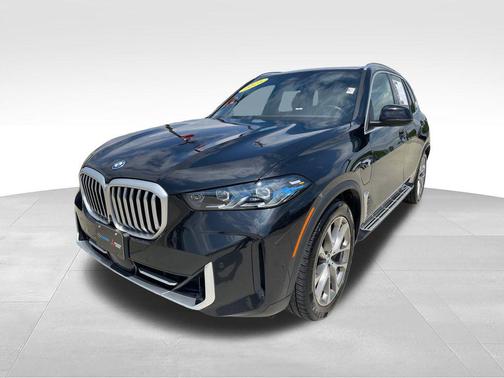 White 2025 BMW X5 PHEV xDrive50e