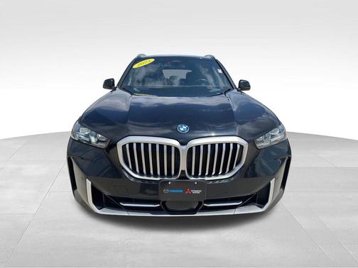 White 2025 BMW X5 PHEV xDrive50e