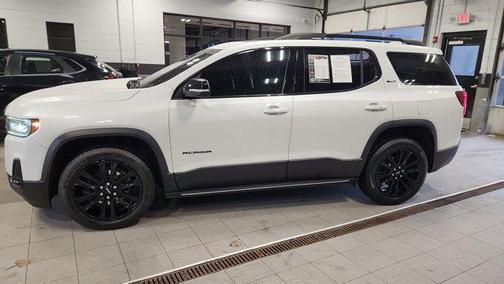2023 GMC Acadia AWD SLT
