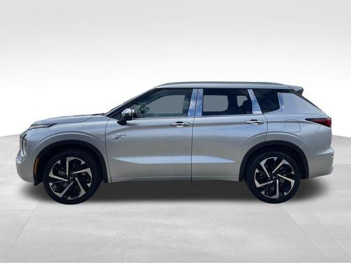 Silver 2023 Mitsubishi Outlander PHEV SEL
