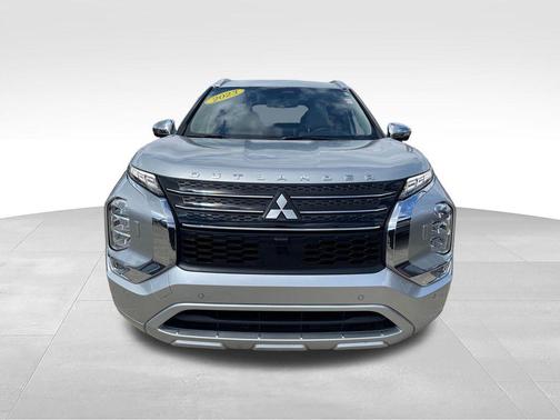 Silver 2023 Mitsubishi Outlander PHEV SEL