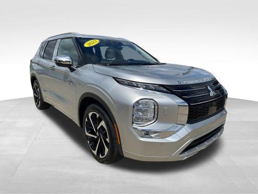 Silver 2023 Mitsubishi Outlander PHEV SEL