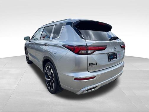 Silver 2023 Mitsubishi Outlander PHEV SEL