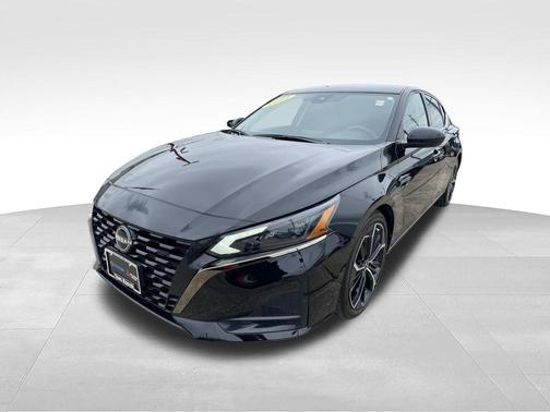 Super Black Clearcoat 2024 Nissan Altima SR FWD