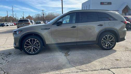 2025 Mazda CX-70 PHEV Premium Package