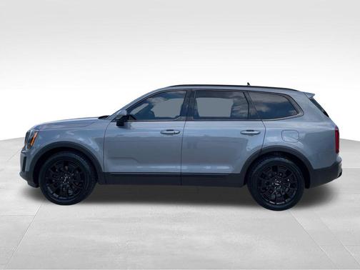 Everlasting Silver 2022 Kia Telluride SX