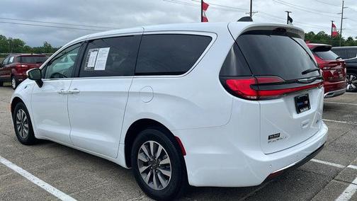 2023 Chrysler Pacifica Hybrid Touring L