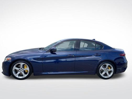 Montecarlo Blue Metallic 2018 Alfa Romeo Giulia Base